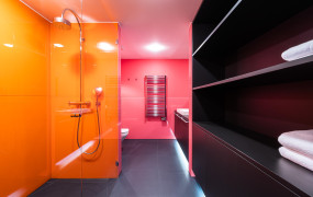 Suite Popart Badbeleuchtung - Designhotel Laurichhof Pirna